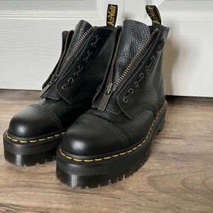 Dr. Martens Sinclair size 8